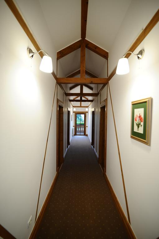 Pensiunea Tohanu Vechi Zărneşti 部屋 写真